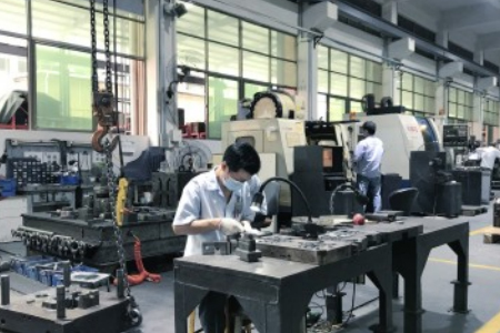 模（mó）具製造車間（jiān）